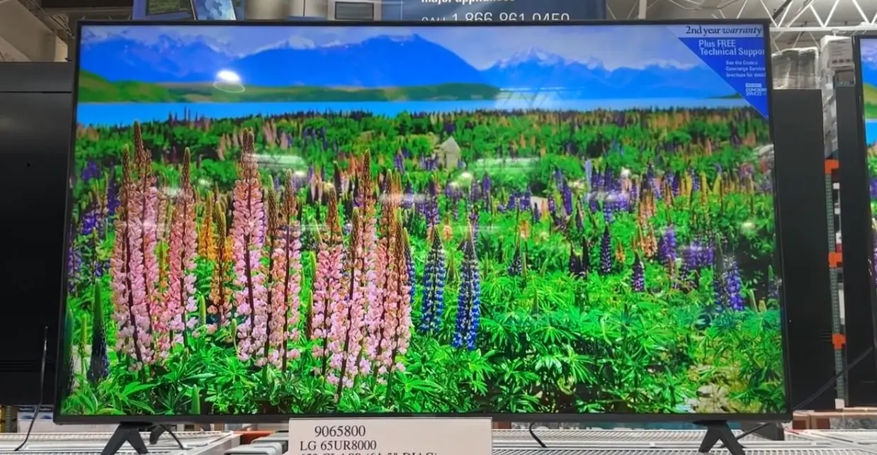 Why the LG UR8000 is a Best-Seller Stunning Crisp HDR & Ultra-Smooth Motion